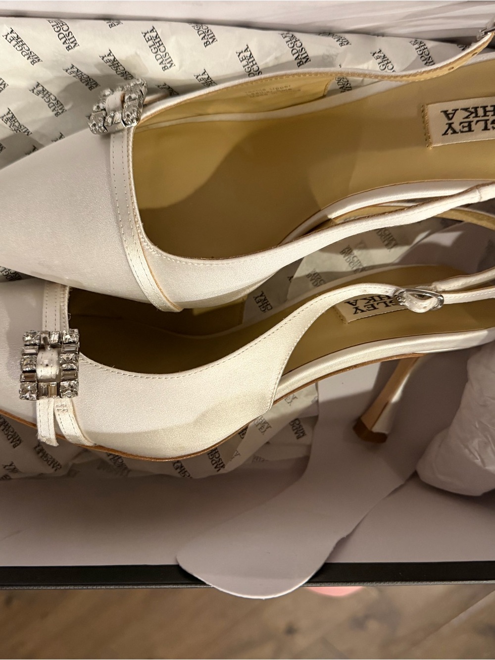 Badgley Mischka ANNMARIE - JEWELLED SLINGBACK POINTED TOE STILETTO PUMPS - WHITE - Picture 3 of 8